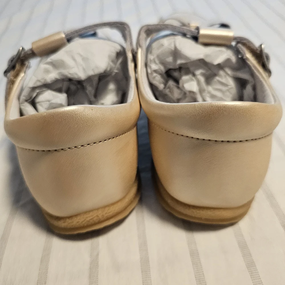 L'Amour Gold Kids Dress Shoes with Bow - Picture 5 of 6